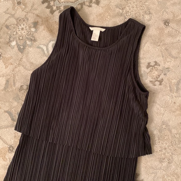 H&M size small black pleated dress - Picture 3 of 3